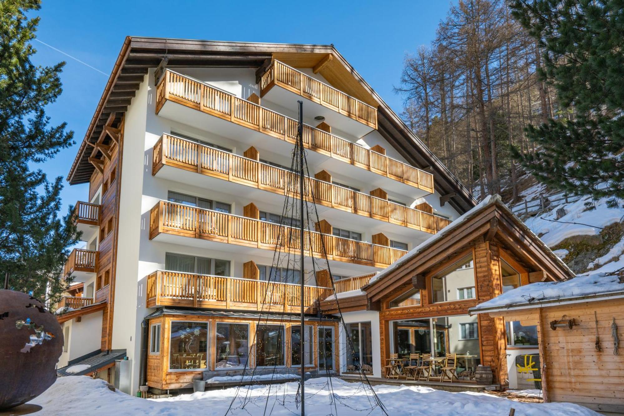Hotel Jaegerhof Zermatt Exterior photo