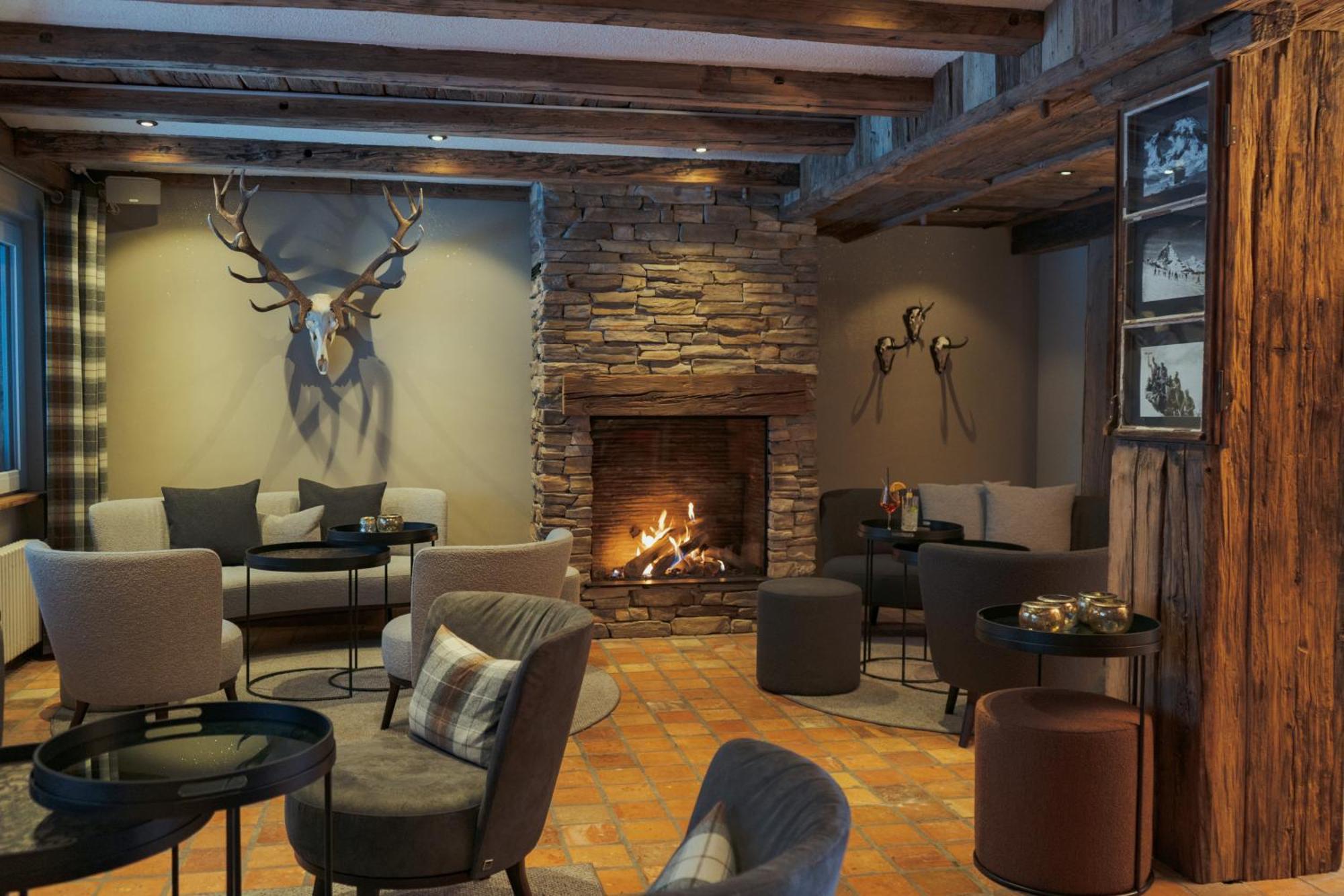Hotel Jaegerhof Zermatt Exterior photo