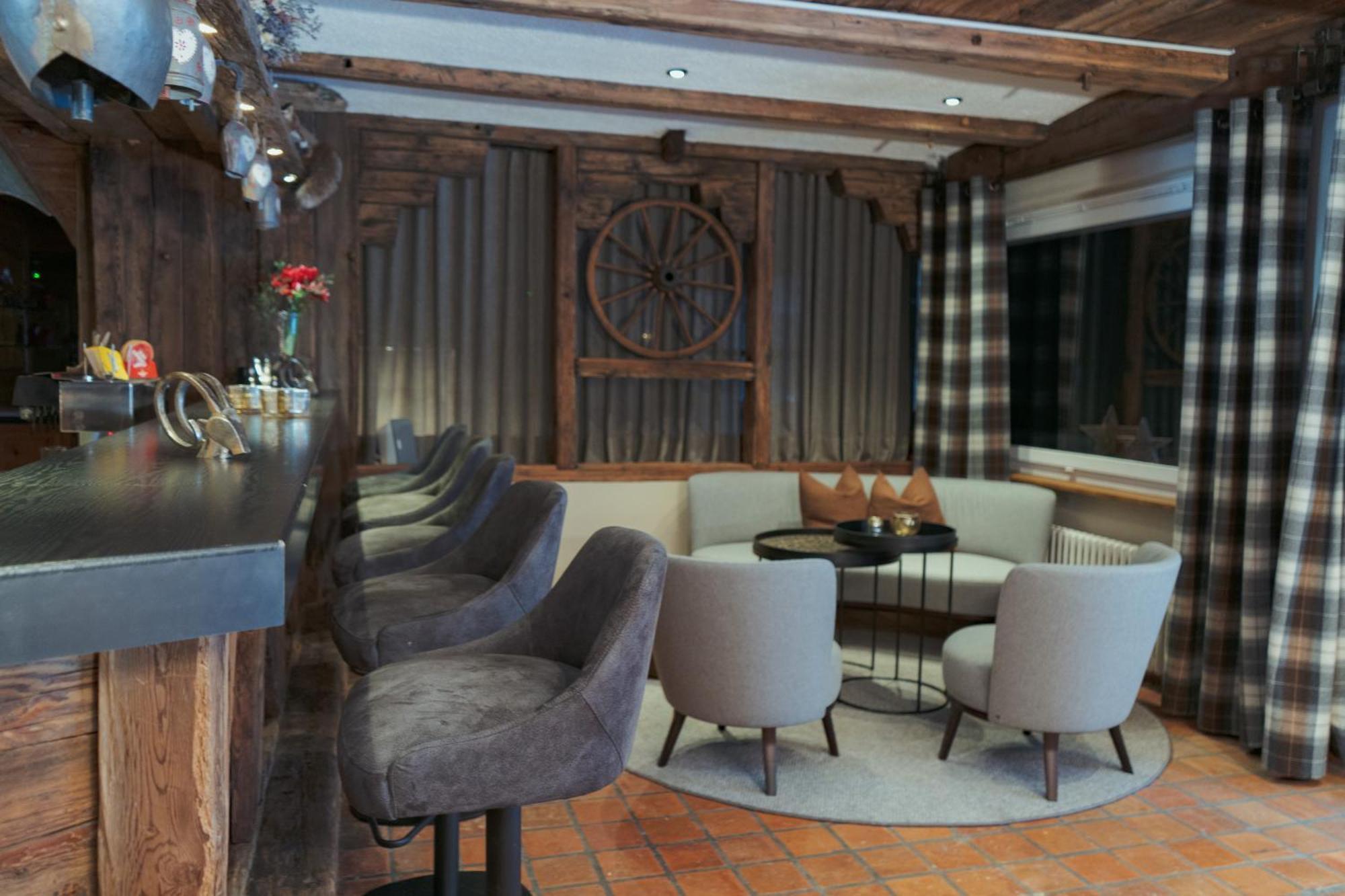 Hotel Jaegerhof Zermatt Exterior photo