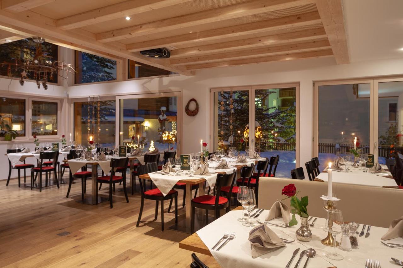 Hotel Jaegerhof Zermatt Exterior photo